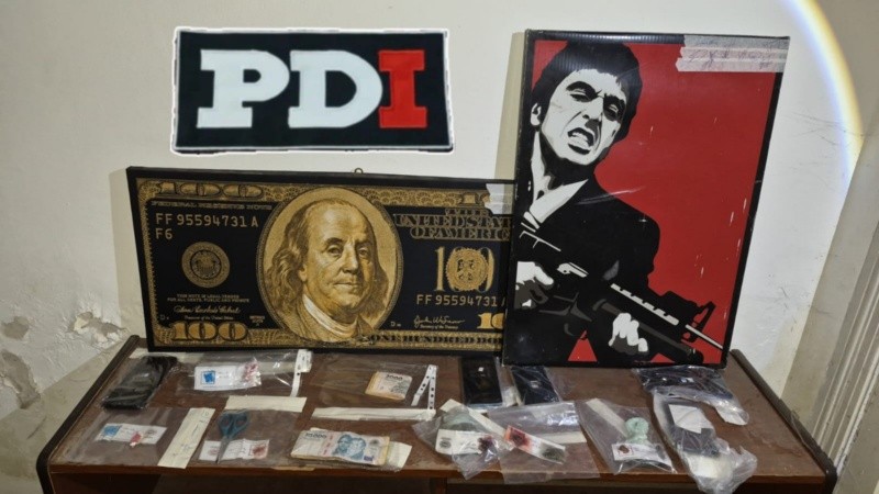 Iconografía. Entre lo incautado figuran impresiones de un billete de 100 dólares y Tony Montana.