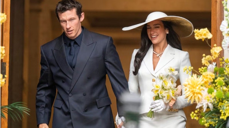 El fotógrafo Roland Hoskins captó la salida de los novios.