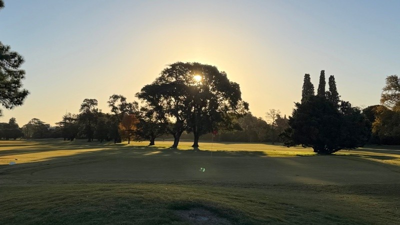La licencia argentina está liderada por Lorena Palacios y Cristian Iglesias, vinculados a la organización de eventos premium y golf corporativo.  