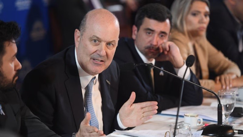 El ministro Federico Sturzenegger destacó que el nuevo recibo de sueldo permitirá que los empleados vean cargos que antes no figuraban, en línea con el fin de transparentar el costo laboral.