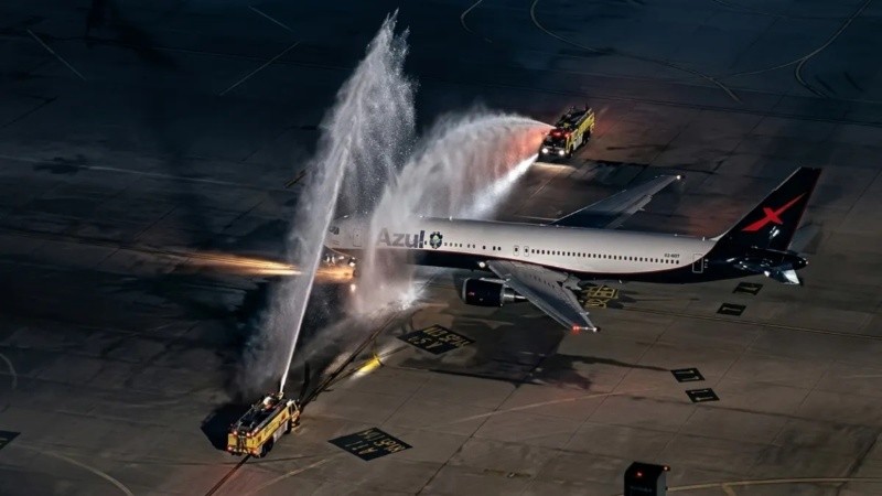 Este tipo de reconocimientos suele utilizarse para celebrar acontecimientos importantes dentro de la aviación.