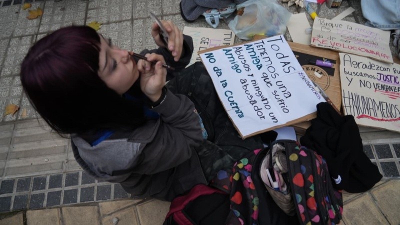 Las calles del centro de Rosario se colmaron este miércoles de mujeres que marcharon bajo el lema Ni Una Menos.