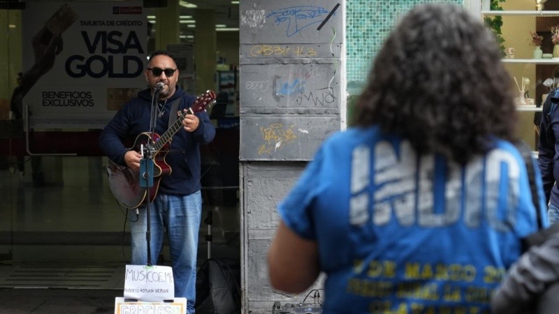 Homenaje al Indio en la peatonal el día de su muerte (Foto: Alan Monzón/Rosario3)&nbsp;