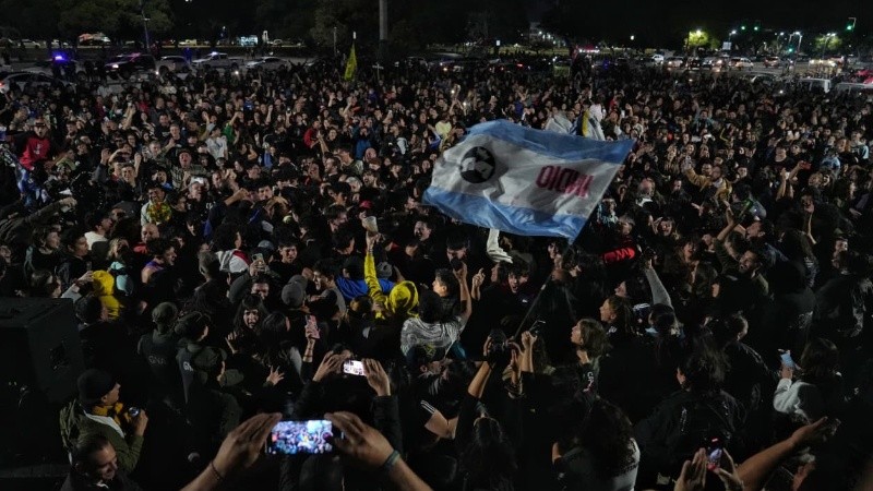 La despedida al Indio en el Monumento.