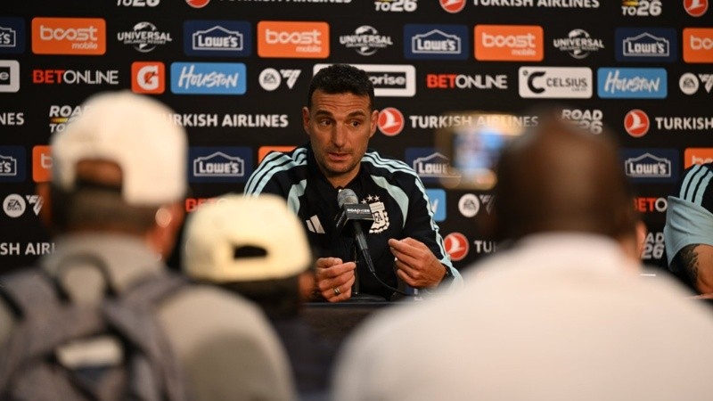 Scaloni habló sobre la lesión de Balerdi y advirtió que evaluará si es necesario hacer más modificaciones en el equipo.