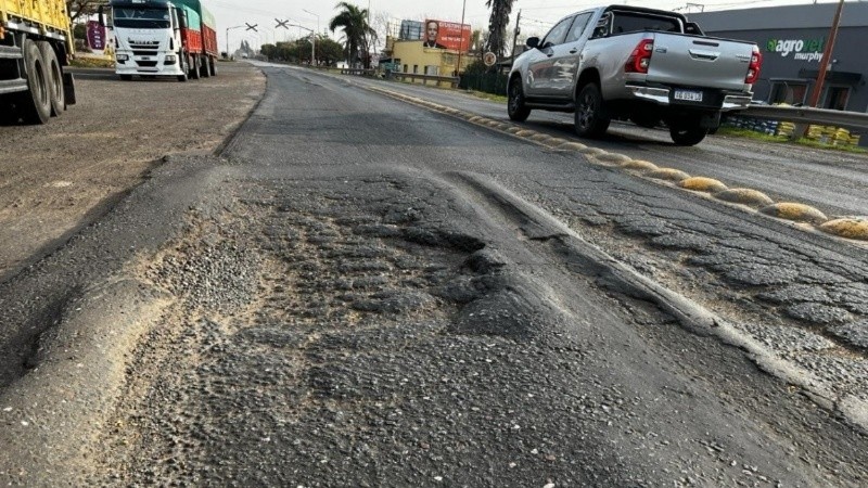 El deterioro de las rutas nacionales por la falta de mantenimiento incremento el riesgo de siniestros.