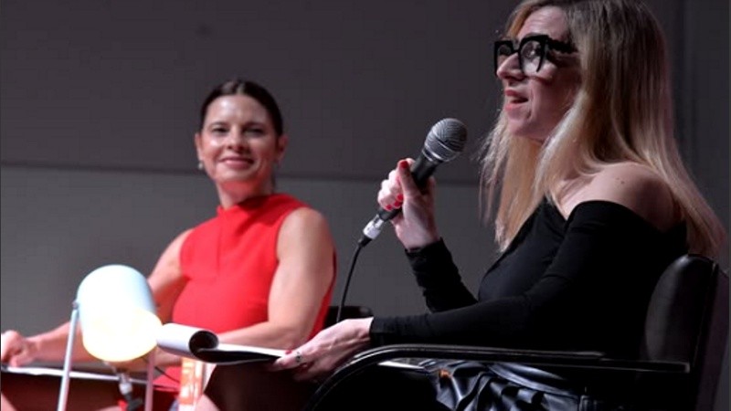 Las periodistas Mariana Carbajal e Ingrid Beck, creadoras del suceso Endendidas, se presentan el viernes 19 de junio en La Usina Social, Jujuy 2844.