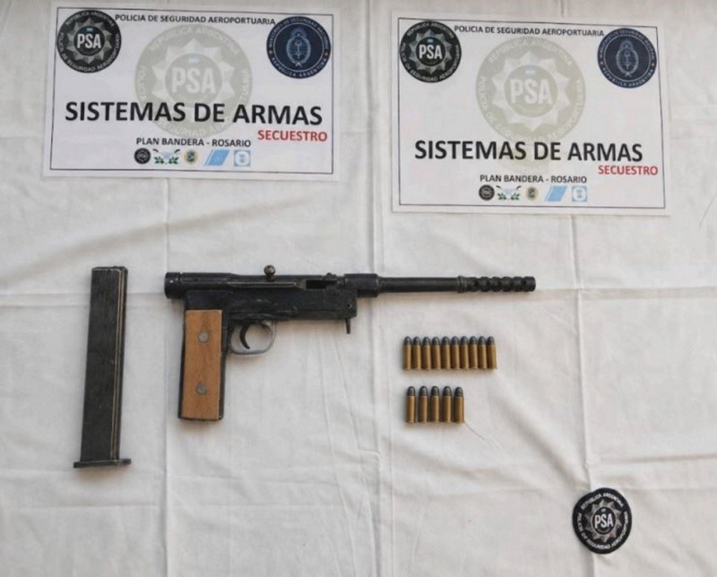 La carabina recortada de fabricación nacional.