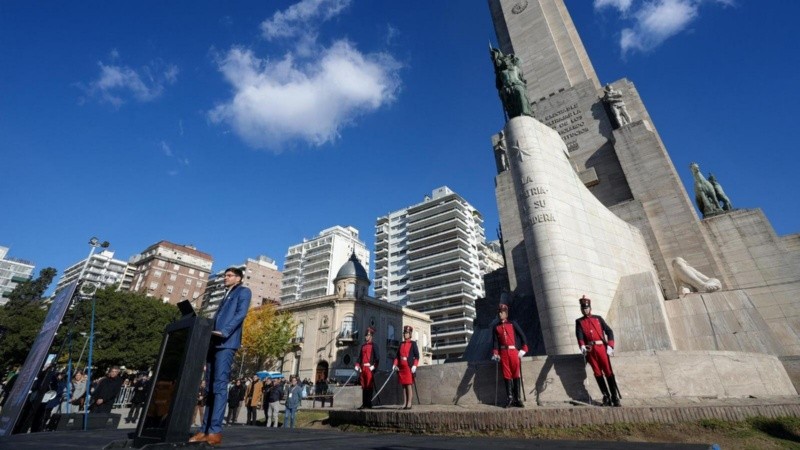 El gobernador encabezará la inauguración del Monumento.