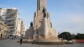 Una postal rara: el Monumento sin vallas.