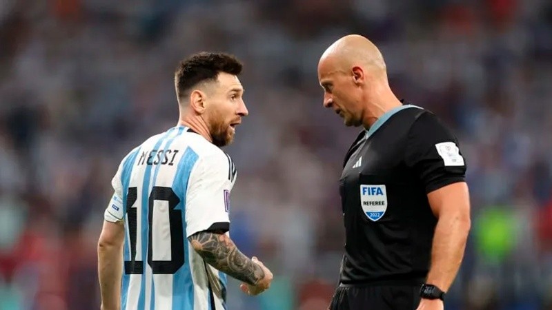 El polaco Szymon Marciniak dirigió la Final en 2022.