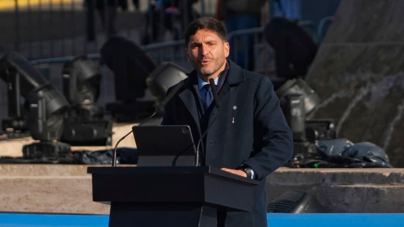 Maximiliano Pullaro durante su discurso en el Monumento a la Bandera. (Foto: Alan Monzón/Rosario3)