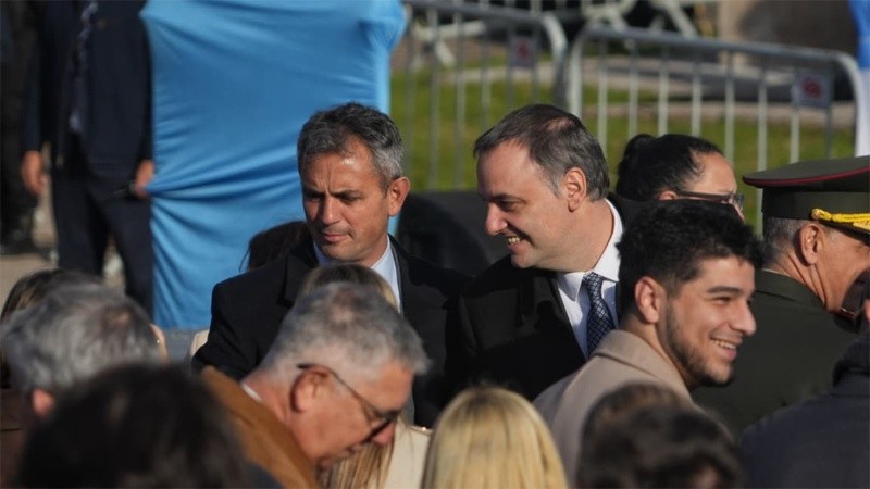 Adorni y Menem juntos en el Monumento a la Bandera (Alan Monzón/Rosario3).