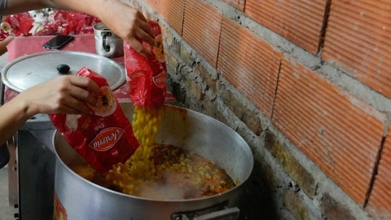 En el comedor piden ayuda de la población.
