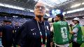 Marcelo Bielsa carga con otra cruz (EFE).