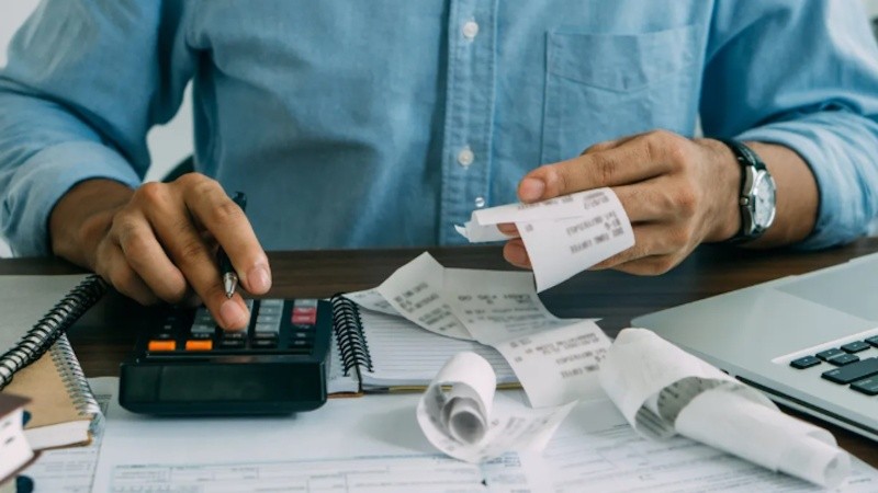 Un informe del IARAF identificó entre 172 y 182 días de trabajo anual destinados al pago de impuestos para asalariados formales.