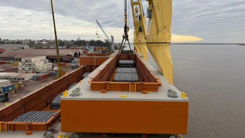 La operación es inédita en el Puerto de Rosario.