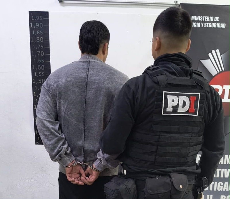 Uno de los arrestados por la PDI tras la denuncia.