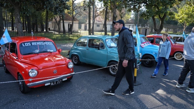 Postales de la exhibición de autos antiguos en el Parque de la Independencia (Alan Monzón/Rosario3).