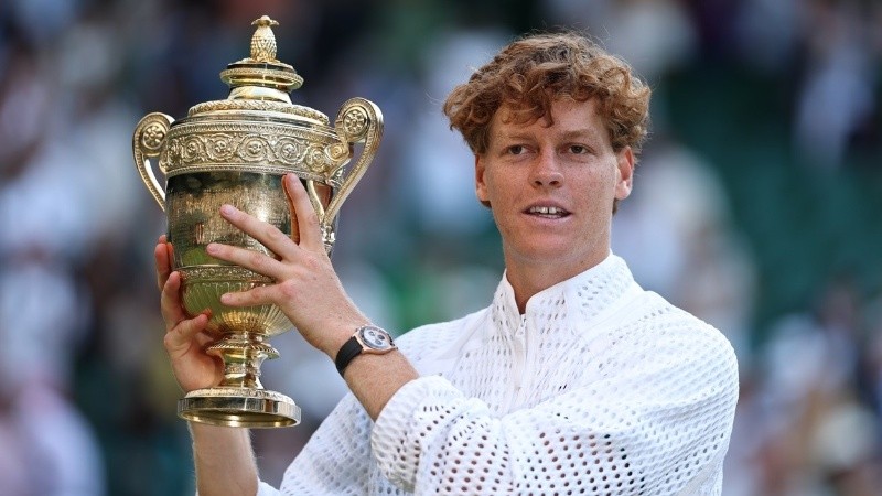 Sinner se impuso en la final por 6-7 (7), 7-6 (2), 6-3 y 6-4. (EFE)