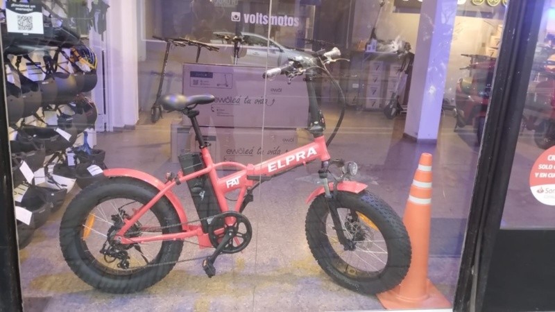 Una bicicleta eléctrica de similares características a la robada.