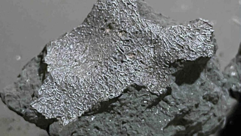 El meteorito sería un tipo raro de condrita carbonácea, una clase de rocas que son ya de por sí escasas.