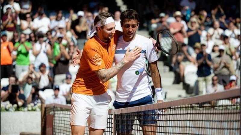 Bublik saluda a Etcheverry amistosamente tras dejarlo sin final (