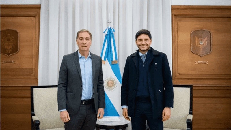Foto del encuentro entre Santilli y Pullaro en Casa Rosada.&nbsp;