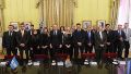 Gran representación de los gobiernos nacional y provincial durante la firma del acuerdo por la A012.