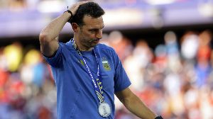 Scaloni aseguró estar “eternamente agradecido” a su cuerpo técnico. Foto EFE