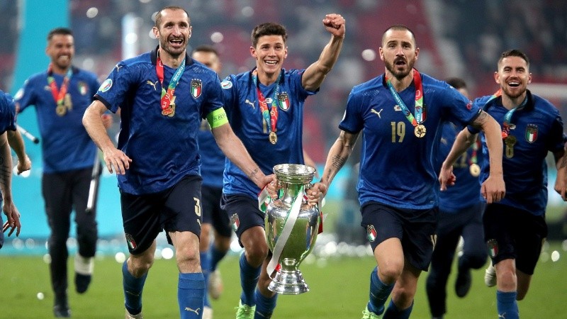 Italia confía que el conductor de su último título podrá ponerlos a flote.