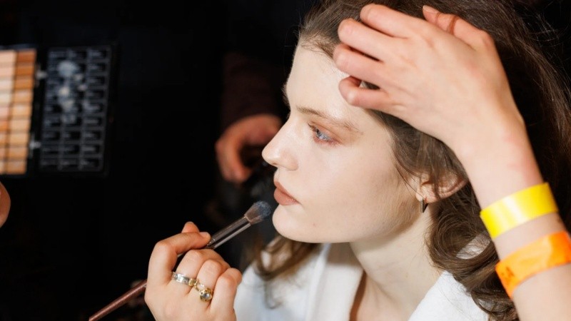 Saber para qué sirven la base, el contour, el rubor y el highlighter es la clave para lograr un maquillaje natural, equilibrado y favorecedor.
