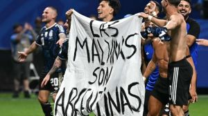 Mundo Deportivo eligió una definición similar, aunque todavía más contundente: “Lluvia de sanciones a la Selección Argentina y un partido para Gavi”.