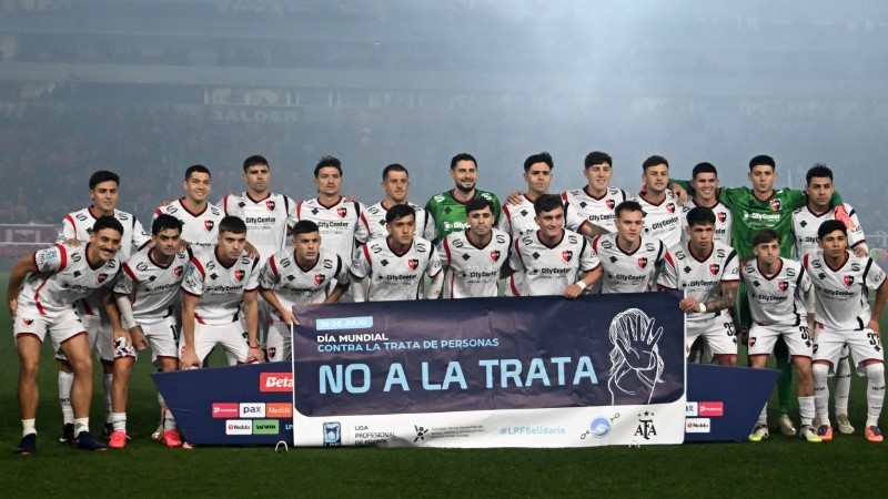 Mucha neblina también para los jugadores leprosos (Fotobaires).