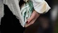 En uñas cortas, logra un acabado refinado que se adapta tanto a looks de todos los días como a ocasiones especiales.