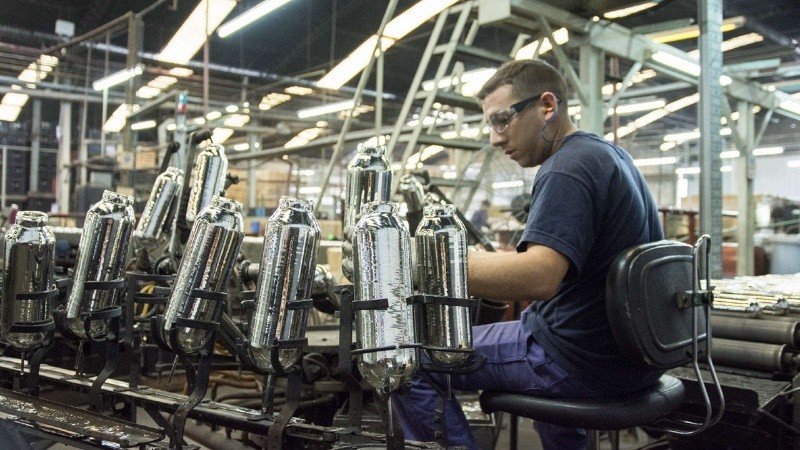 El trabajo analiza 152 respuestas empresariales sobre el primer semestre del año.