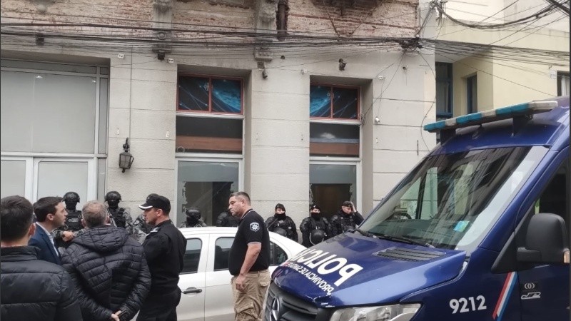 El gobierno de la provincia de Santa Fe decomisó un edificio de tres pisos y 27 departamentos ubicado en pleno centro de Rosario.