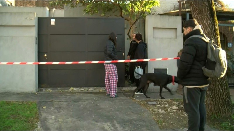 El frente de la casa donde ocurrió la violenta entradera. (El Tres)