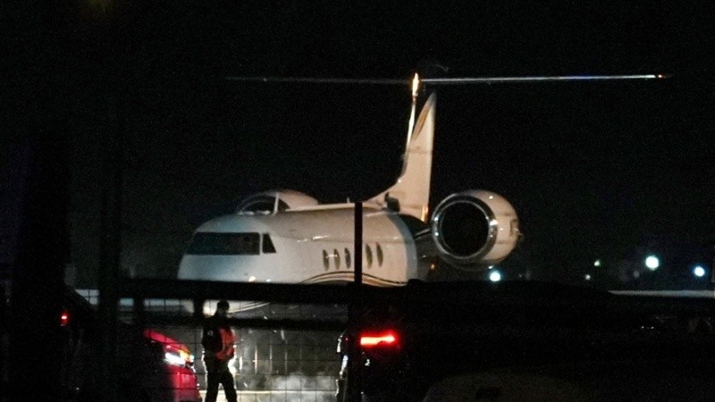 El avión que trajo a Leo Messi a Rosario el fin de semana en que murió su papá.