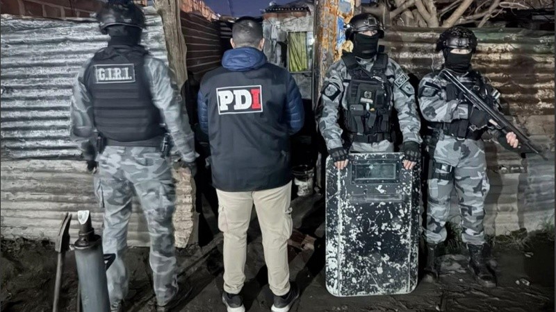 la PDI hizo una serie de allanamientos el 13 de julio en Vía Honda, barrio Toba y La Lagunita, donde dio con todos los involucrados en la trama.