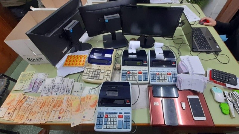 Lo incautado en los tres procedimientos en Pavón. Foto: PDI.