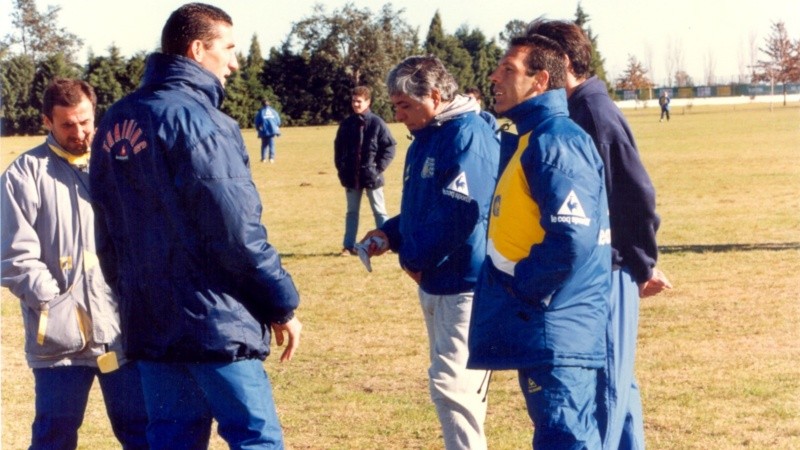 &nbsp;Pedazo de historia: el Patón Bauza y Miguel Russo dialogan en una práctica.