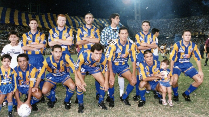 La formación de Central la noche de la hazaña ante Mineiro en final de la Copa Conmebol 1995.