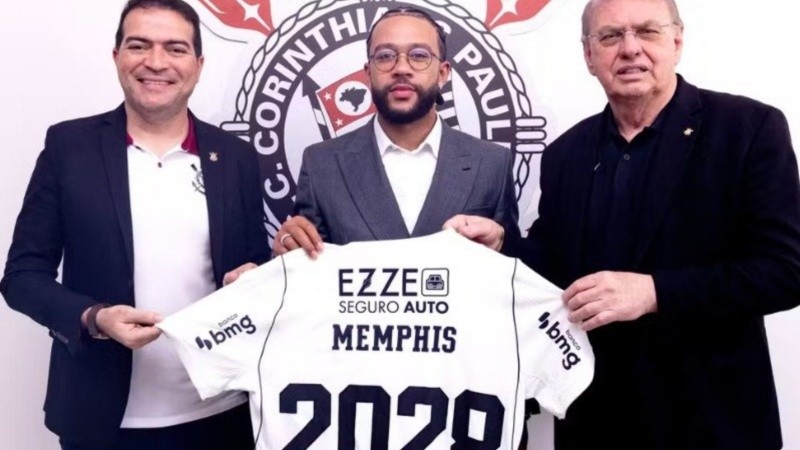 Memphis Depay extendió su contrato con el Timao hasta 2028.