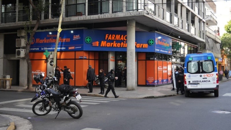 Carina fue asesinada en la farmacia en la que trabajaba hacía años. (Alan Monzón/Rosario3)