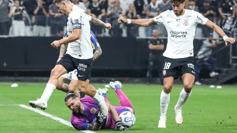 Ledesma tapó una en el primer tiempo, pero no pudo en el segundo (Fotobaires).