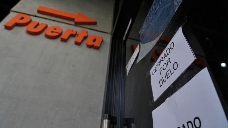 El femicidio tuvo lugar a las 9.40 del miércoles en Dorrego y Zeballos.