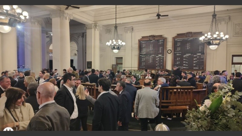A puro piki piki en el hall de la Bolsa. El catering de Aliendro, brilló