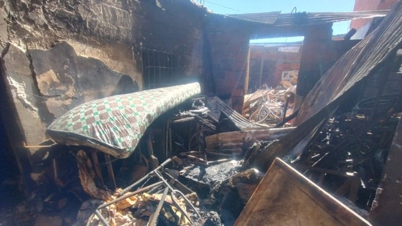 Incendio con pérdidas totales en Cerrito al 4400.