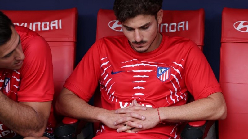 La reacción de Julián Álvarez ante los silbidos de los hinchas del Atlético de Madrid.